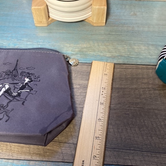 3 cosmetics bags - Picture 10 of 13